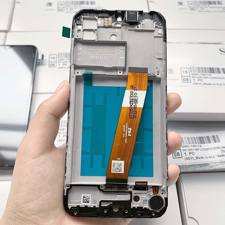 A01 Affichage d'écran LCD LCD avec cadre Pour  A01 Service Pack de gros LCDS  A105 Pantalla de téléphone d'origine